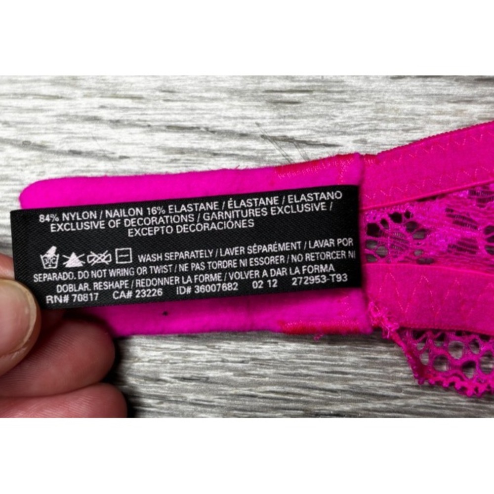 Victoria's Secret Sexy Little Things Pink Lace Black Underlay Padded‎ Bra Sz 32D - Picture 6 of 6